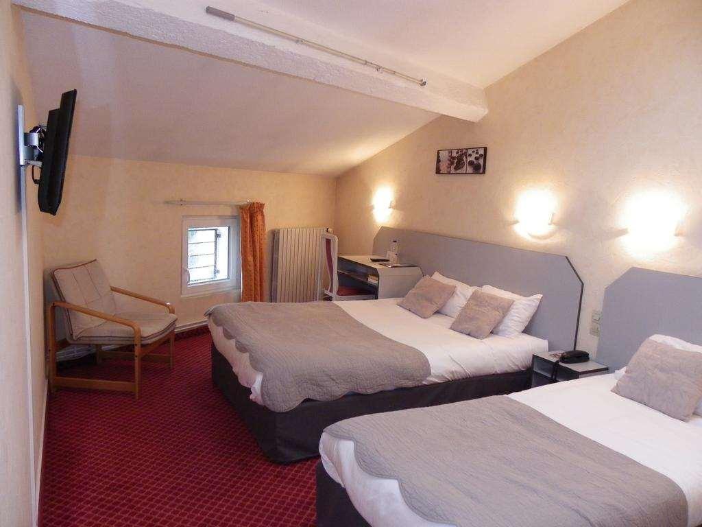 Brit Hotel Bleu Nuit Saintes Rum bild