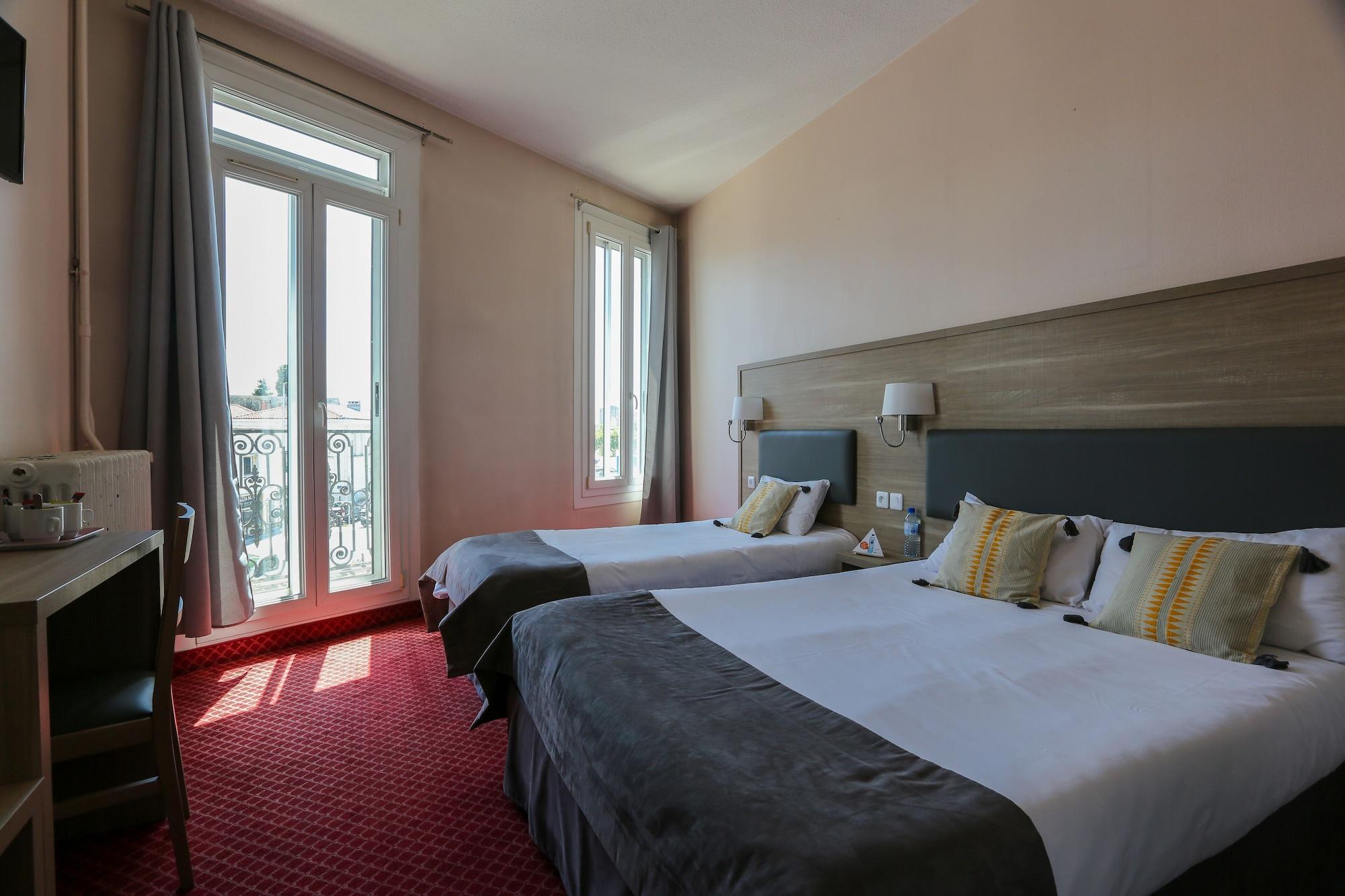 Brit Hotel Bleu Nuit Saintes Exteriör bild