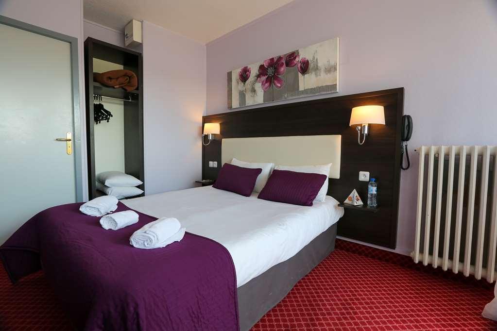 Brit Hotel Bleu Nuit Saintes Rum bild
