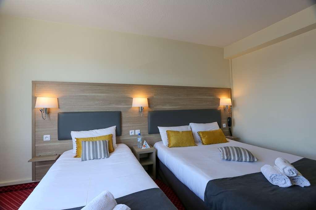 Brit Hotel Bleu Nuit Saintes Rum bild
