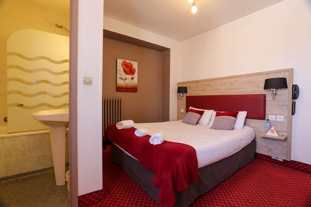 Brit Hotel Bleu Nuit Saintes Rum bild