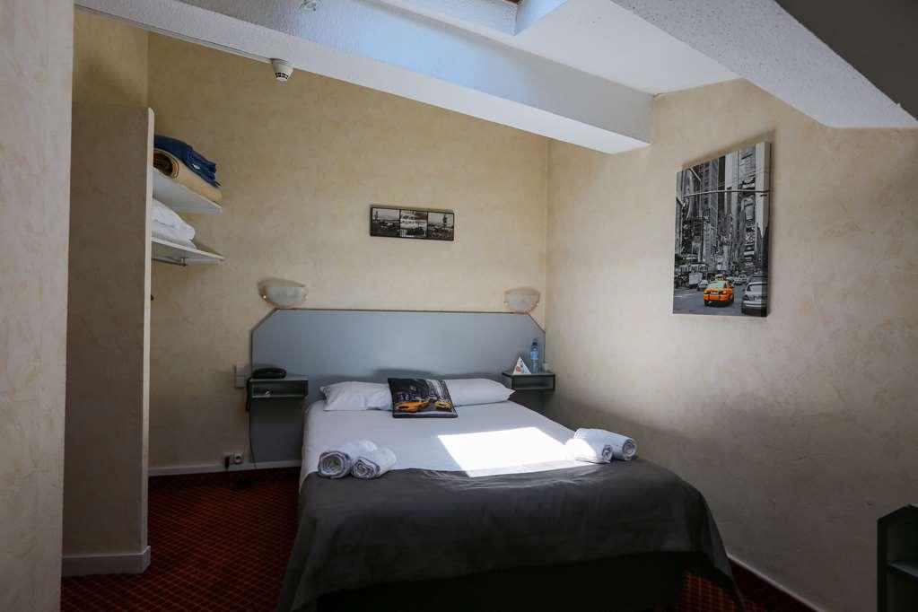 Brit Hotel Bleu Nuit Saintes Rum bild