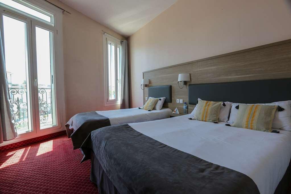 Brit Hotel Bleu Nuit Saintes Rum bild
