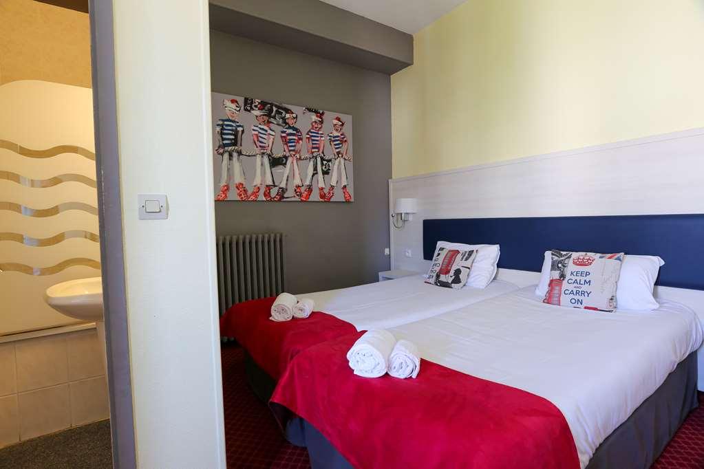 Brit Hotel Bleu Nuit Saintes Rum bild